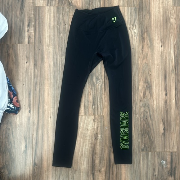 XS GYMSHARK LEGGINGS BRAND NEW NEVER WORN, ALL 4 FOR $60 OR 1 FOR $15 - Picture 4 of 4